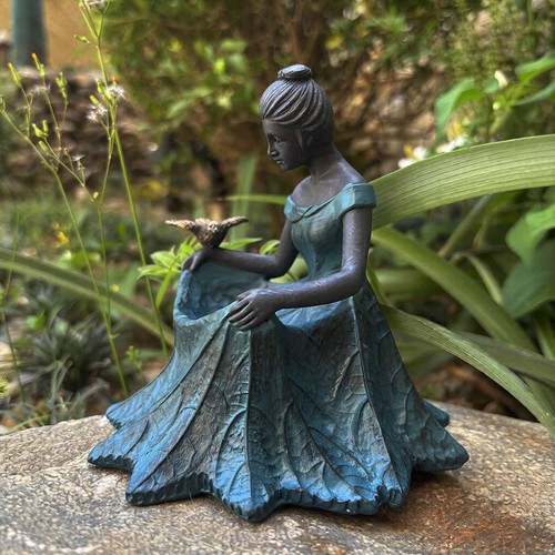 Angel curtsy bird - feeder, bath