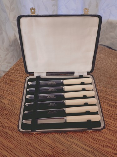 Pristine vintage set faux - vintage,
