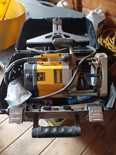 Dewalt router 110v - router,