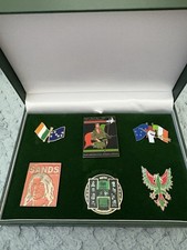 IRISH REPUBLICAN BADGE SET NEW
