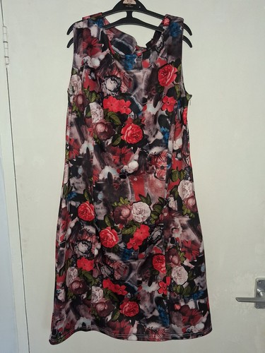 Solo floral dress size - , 16
