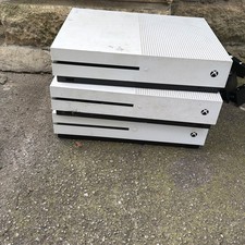 3x Xbox One S faulty Job Lot