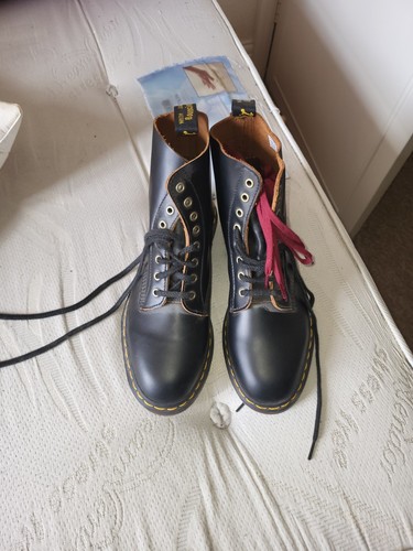 Martens doc - martens, leather