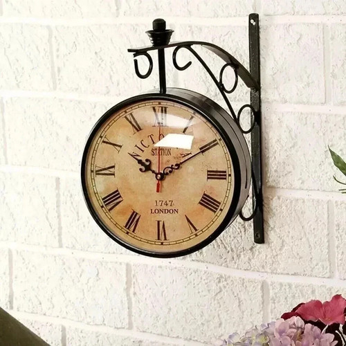 Victoria station clock in - victoria,
