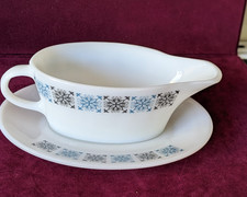 Pyrex Chelsea Pattern Gravy