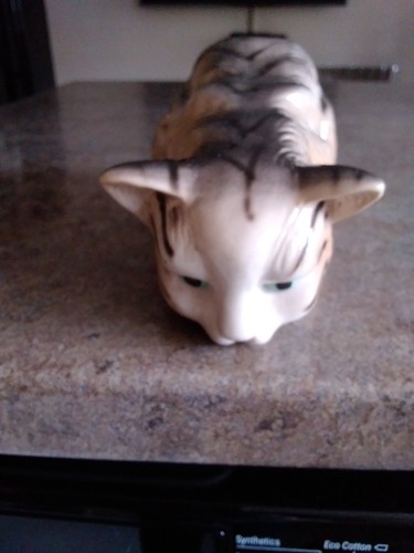 Cute cat figurine large