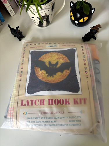 Latch hook kit - bat, design