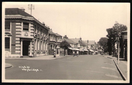 Weybridge high street 1 - weybridge.,