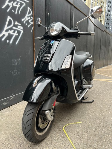 Vespa gts scooters - scooters, 125