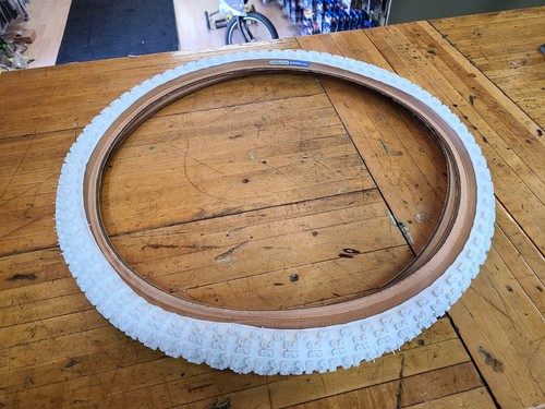 Nos schwinn predator bmx tire - predator,