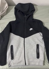 Nike Tech Fleece Size Medium