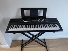 Yamaha EZ-220 Digital Keyboard
