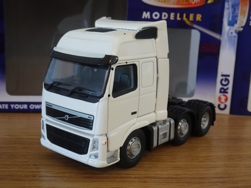 Corgi hauliers renown volvo - corgi,