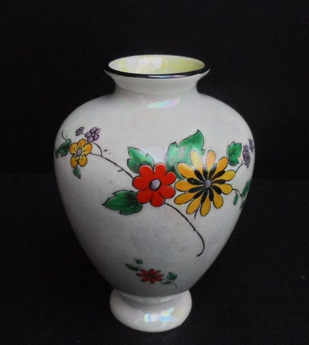 Shelley earthenware flower - shelley,
