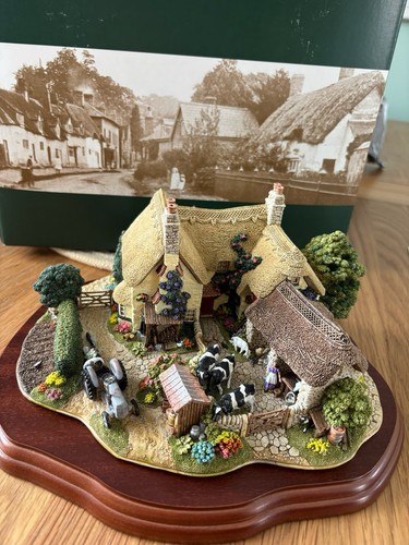 Lilliput lane 2001 plough - lilliput,