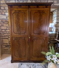 Large Georgian Mahogany Wardrobe with Drawers Inside