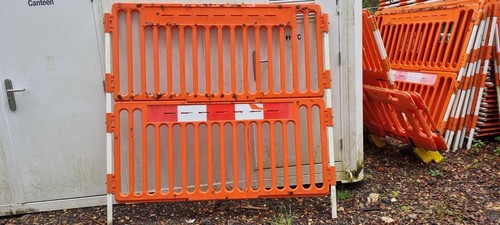 Used chapter barriers - used,