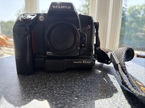 Fujifilm finepix pro - s1,