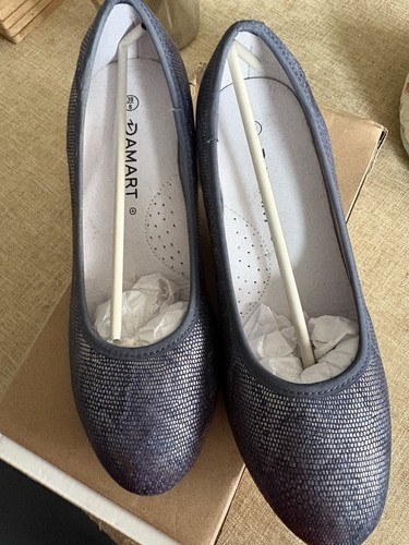 Bnib ladies navy - ladies, court