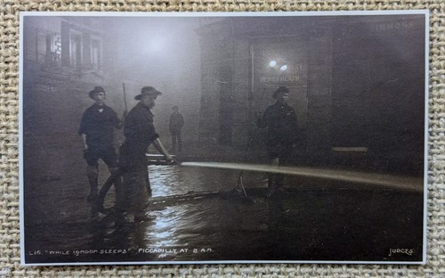 Piccadilly 2am men - 2am,, hosing
