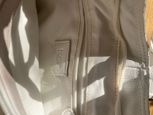 Hotter white medium - , shoulder