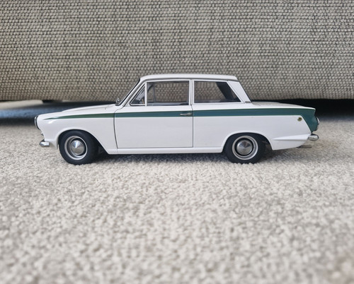 Autoart cortina ford - autoart,