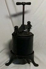 Working  2 Quart Antique Cast