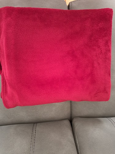 Nice burgundy fleece throw - nice,