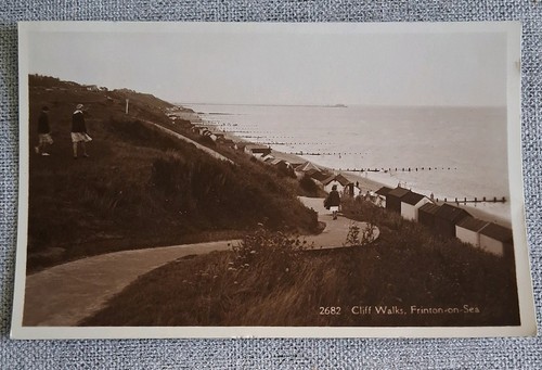 Postcard frinton sea cliff - postcard,