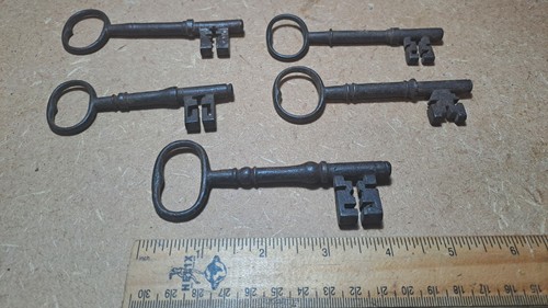 Antique large iron - , keys