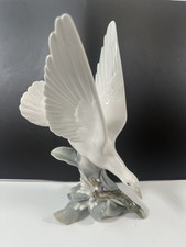 Lladró 4518 “Dove Descending” – Porcelain Figurine – 27cm – Hand Made in Spain