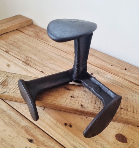 Antique cobbler cast iron - cobbler's,