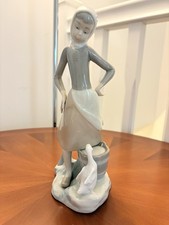 LLADRO Porcelain Figurine Girl
