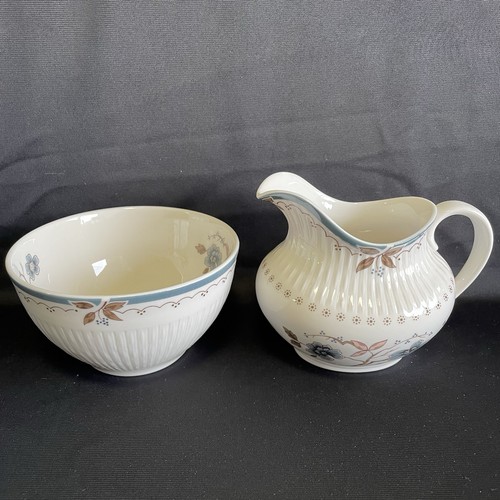 Royal doulton old - royal,