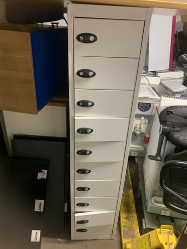 Laptop locker units - , 10