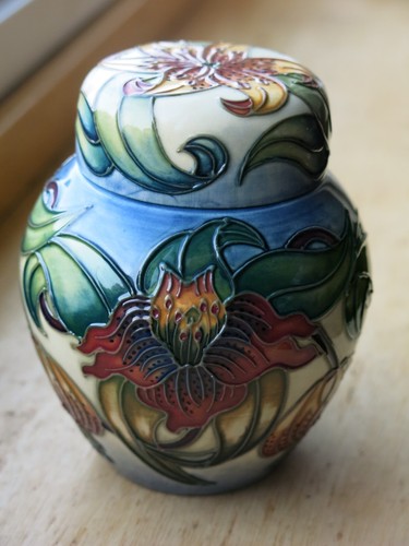 Moorcroft pottery ginger - pottery, jar