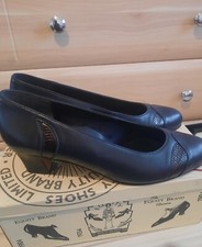 LADIES EQUITY GENUINE LEATHER