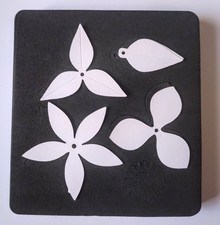 Sizzix Bigz Die Tropical Lei Courtney Chilson 663599 Tropical Flowers - Die Only