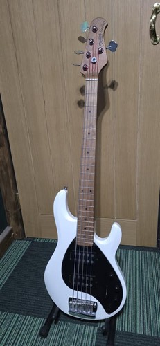 Musicman sterling stingray - sterling,