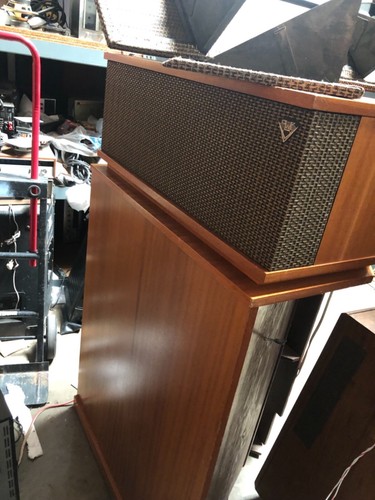 Klipschorn speakers