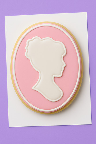 Bridgerton cameo pendant - cameo,