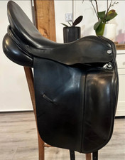 17.5" Albion SLK Platinum Medium WideBlack Leather dressage saddle