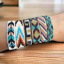 Native American Style Multicolor Seed Bead Bracelet Feather Geometric Design 
