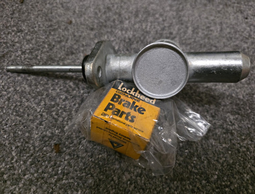 Lockheed master cylinder - master,