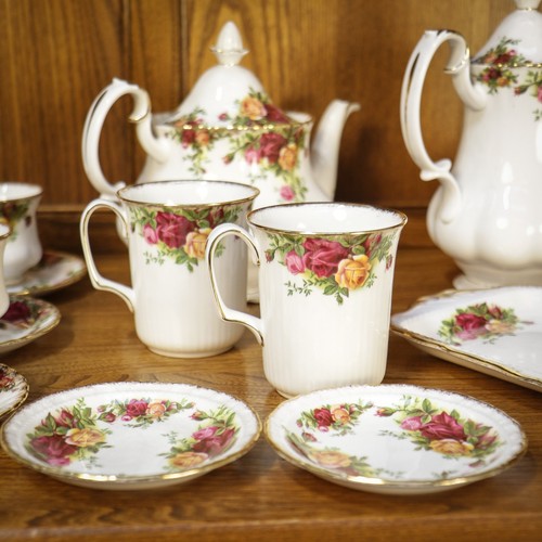 Old country roses royal - royal, albert