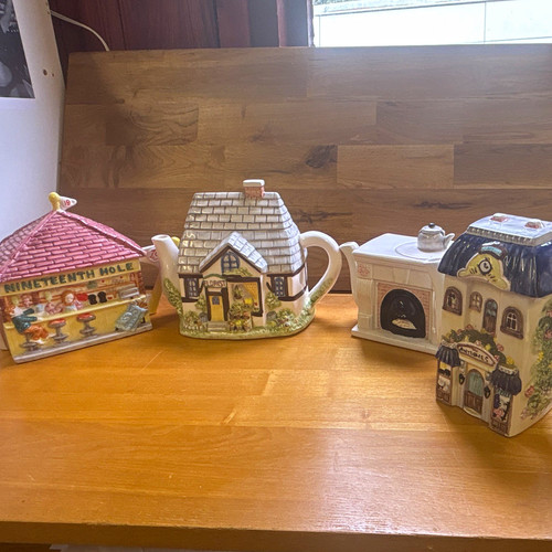 Ceramic novelty teapot - novelty,