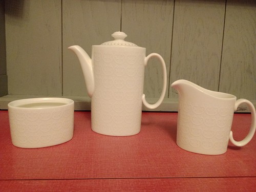 Royal doulton tea set - royal,