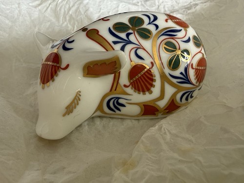 Royal crown derby sleeping - crown,