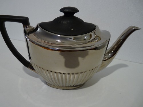 Vintage crown devon - crown, queen