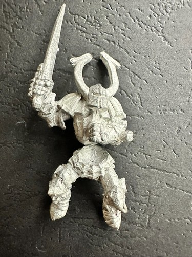 Warhammer juggernaut renegade - warhammer,